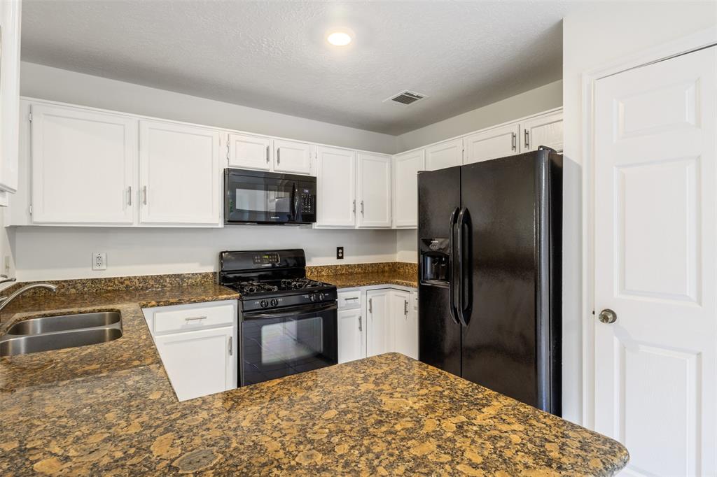 4826 Pecan Grove Drive, Pearland, Texas image 13