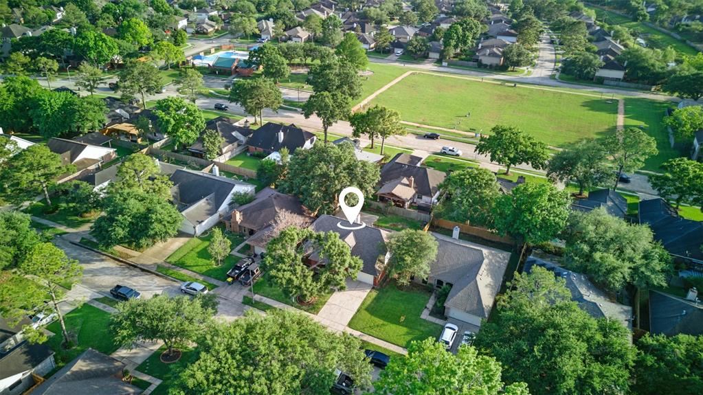 4826 Pecan Grove Drive, Pearland, Texas image 36