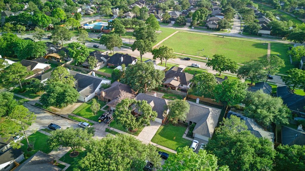 4826 Pecan Grove Drive, Pearland, Texas image 11