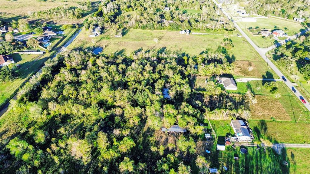 2016 W Davis Bend Street