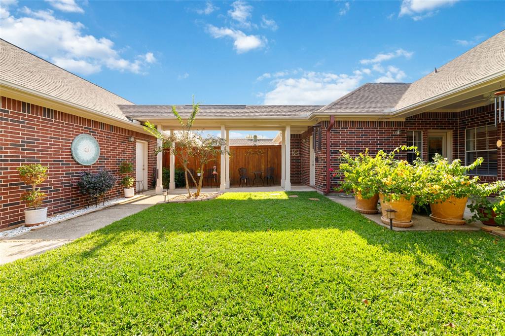 210 Clearview Avenue #C, Friendswood, Texas image 27