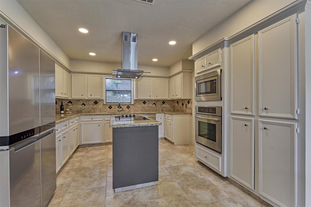 52 S Havenridge Drive, The Woodlands, Texas image 12