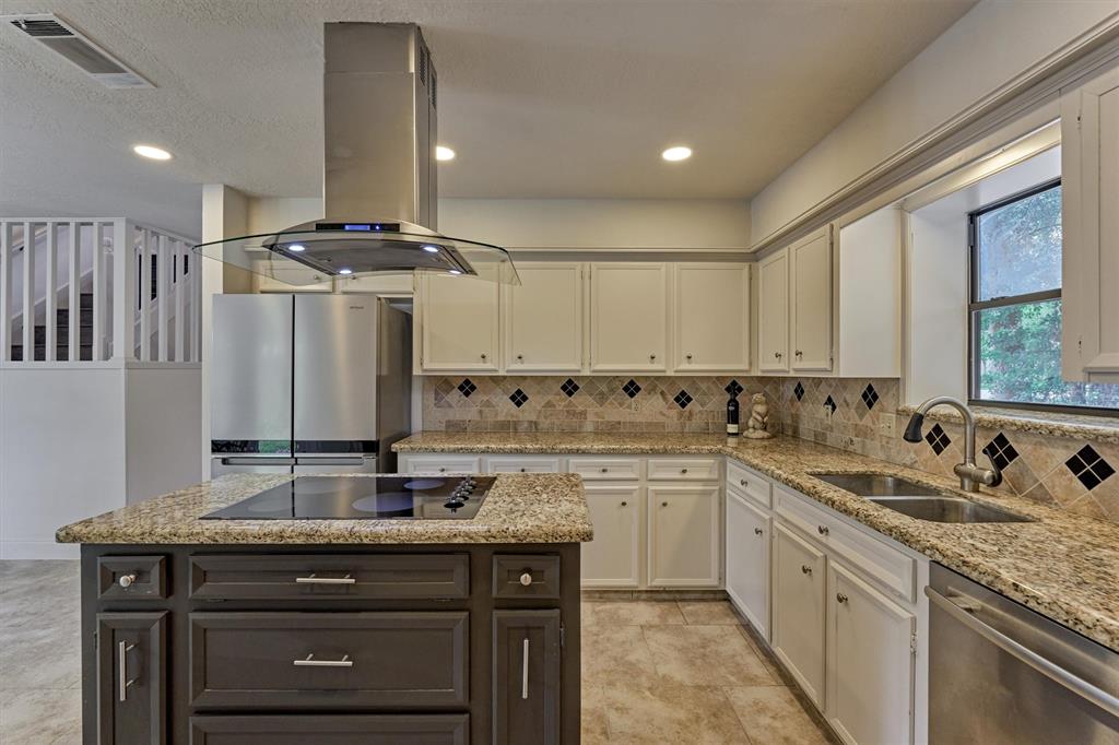 52 S Havenridge Drive, The Woodlands, Texas image 9