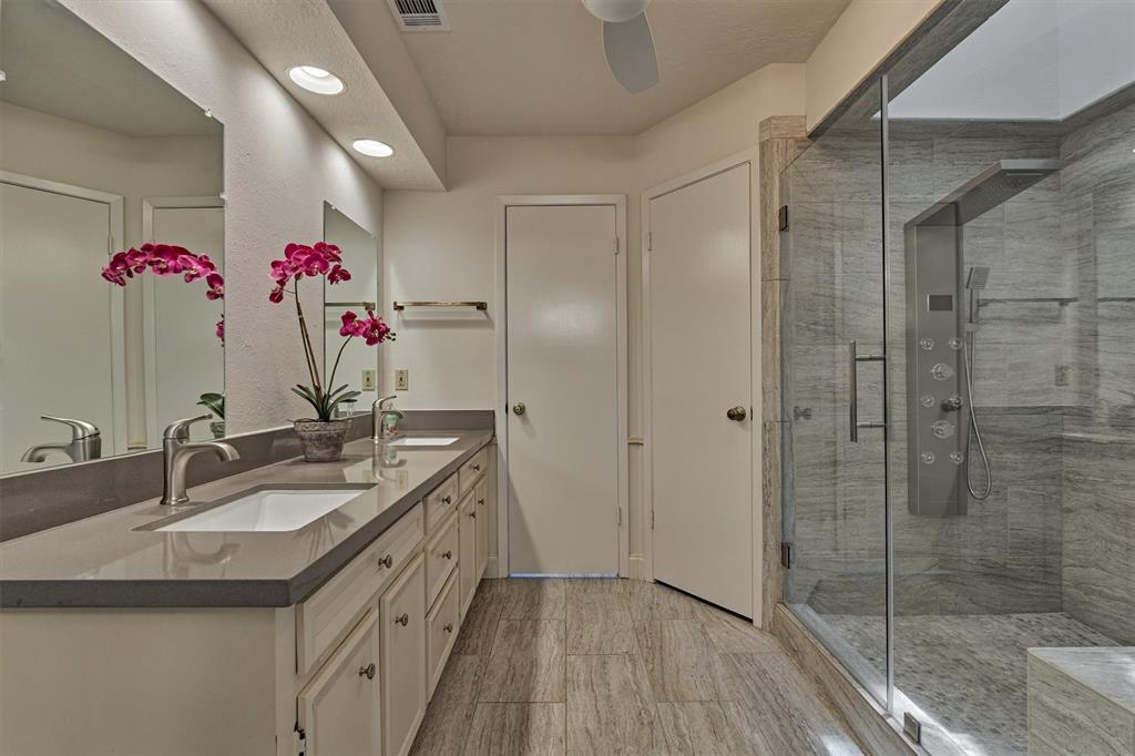 52 S Havenridge Drive, The Woodlands, Texas image 18