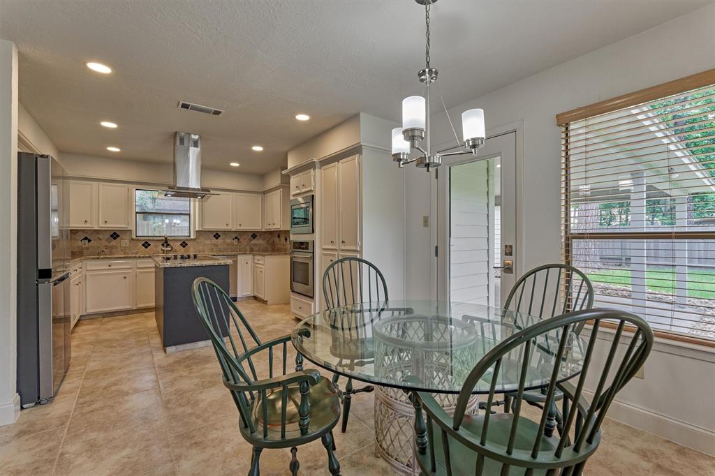 52 S Havenridge Drive, The Woodlands, Texas image 11