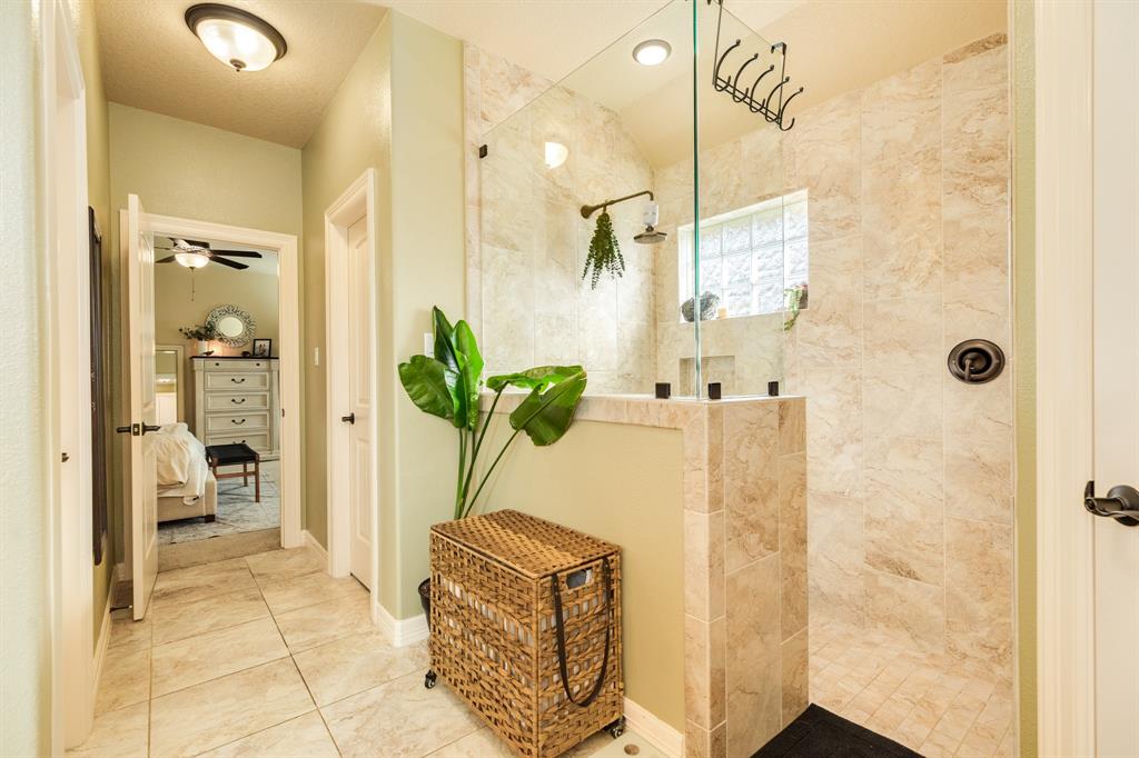 58 Deerwood Court, Lake Jackson, Texas image 26