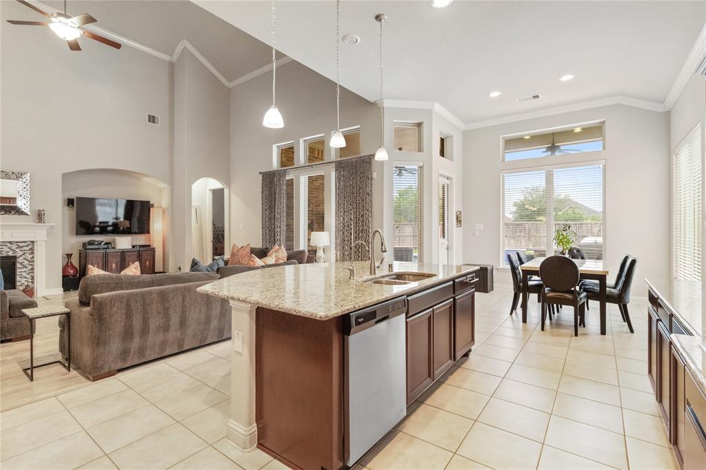 9612 Eden Ridge Lane, Pearland, Texas image 11