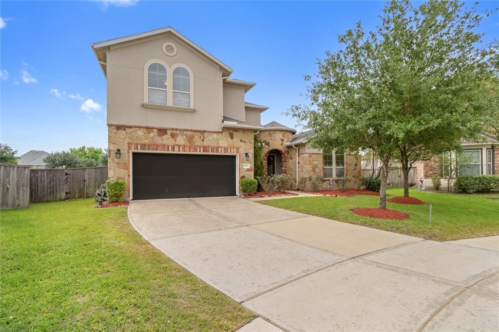 9612 Eden Ridge Lane, Pearland, Texas image 1