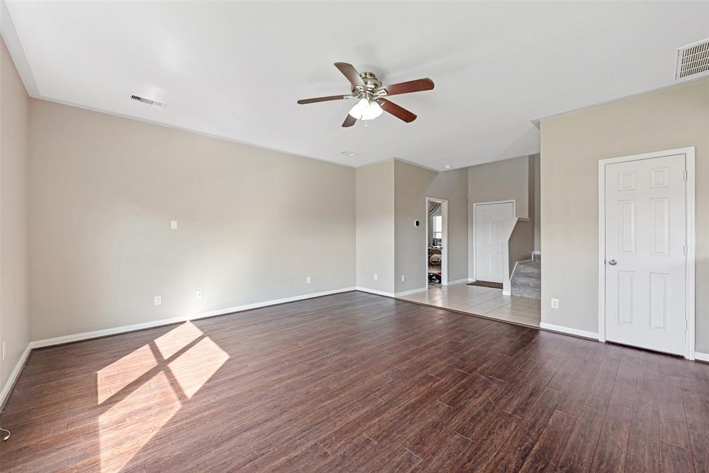 9807 Opal Rock Drive, Rosharon, Texas image 8