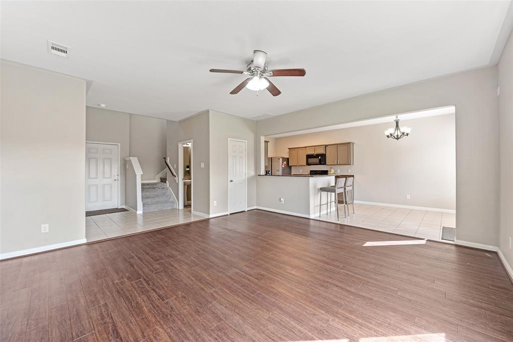 9807 Opal Rock Drive, Rosharon, Texas image 7
