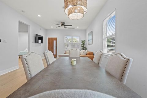 Single Family Residence in Galveston TX 3017 Avenue R 13.jpg