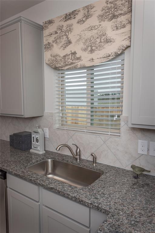 214 Emerald Thicket Lane, Humble, Texas image 13