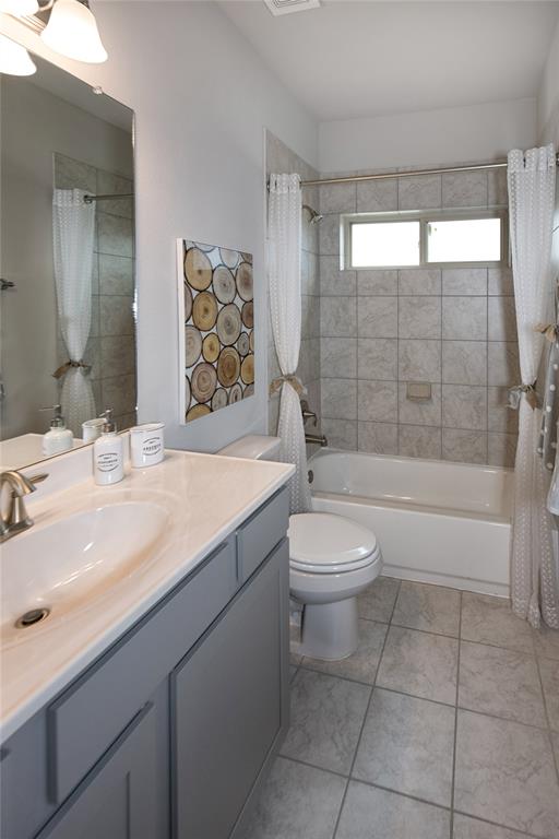 214 Emerald Thicket Lane, Humble, Texas image 10