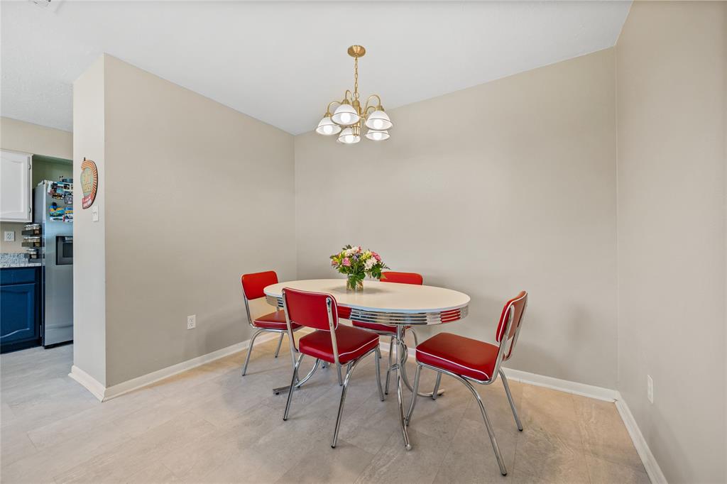 6527 Coachgate Drive, Spring, Texas image 12