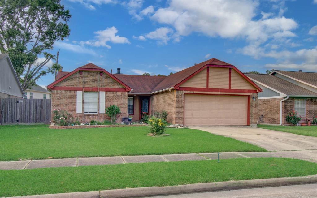 10829 E Linwood Drive, La Porte, Texas image 4