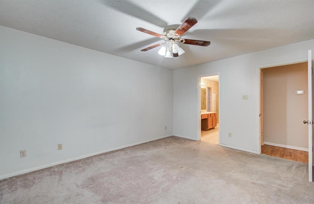 10829 E Linwood Drive, La Porte, Texas image 30