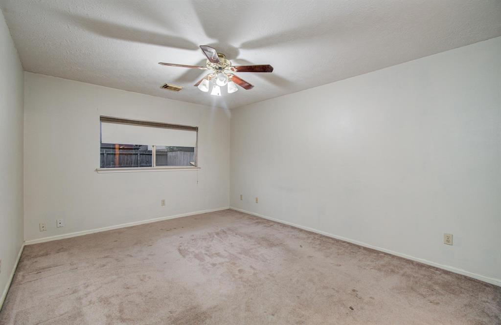 10829 E Linwood Drive, La Porte, Texas image 29