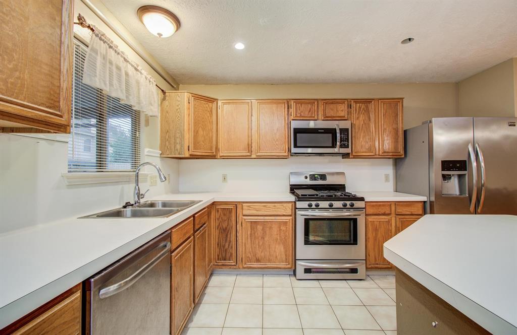 10829 E Linwood Drive, La Porte, Texas image 15