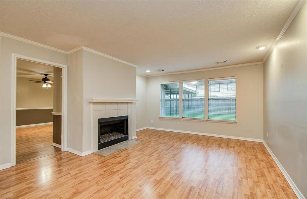 10829 E Linwood Drive, La Porte, Texas image 10