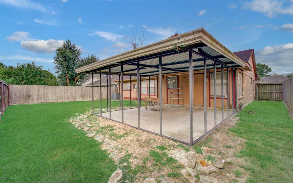 10829 E Linwood Drive, La Porte, Texas image 33