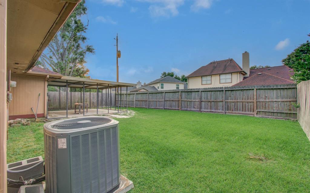 10829 E Linwood Drive, La Porte, Texas image 34