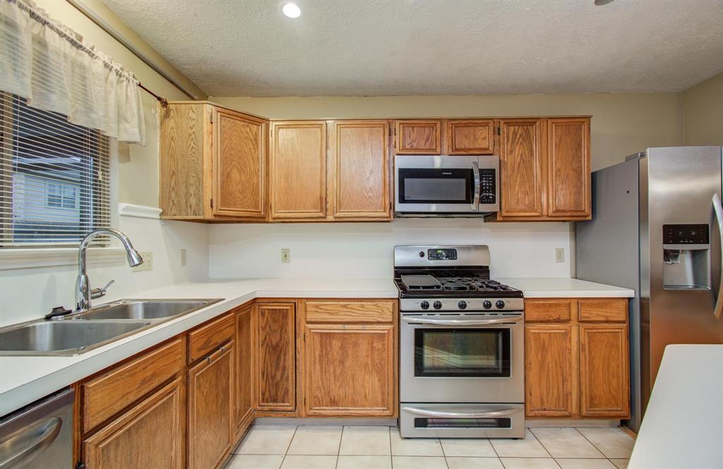 10829 E Linwood Drive, La Porte, Texas image 17