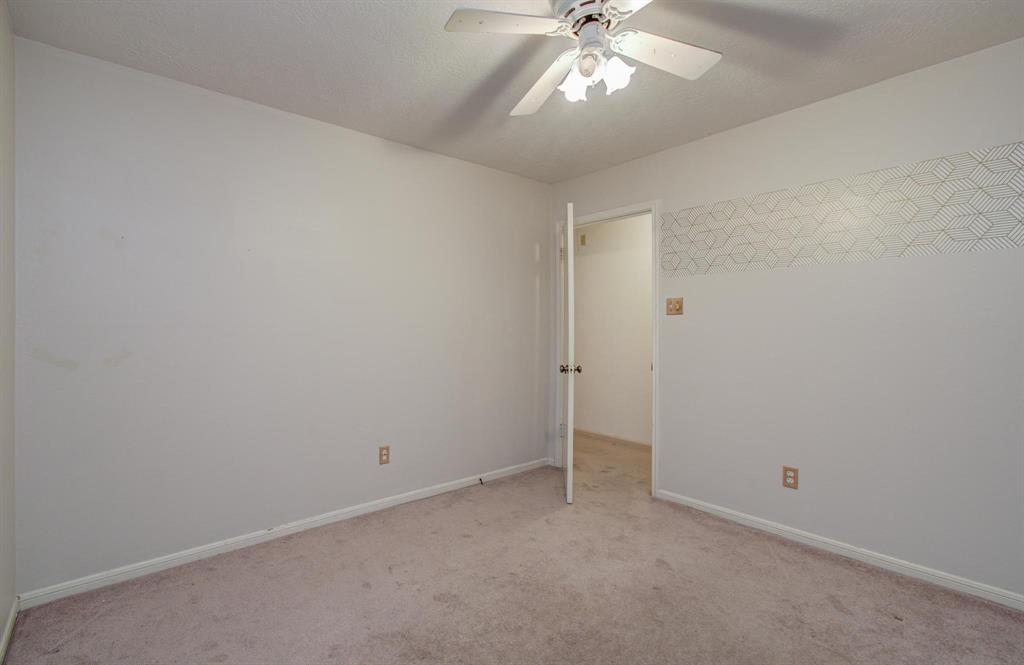 10829 E Linwood Drive, La Porte, Texas image 25