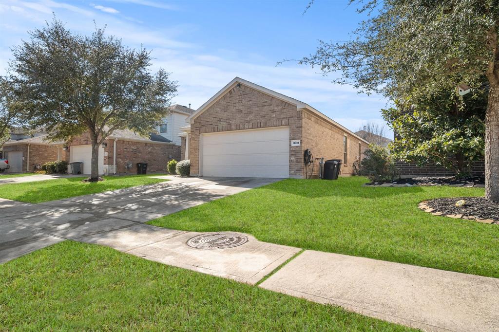 15323 Sienna Peak Lane, Cypress, Texas image 3