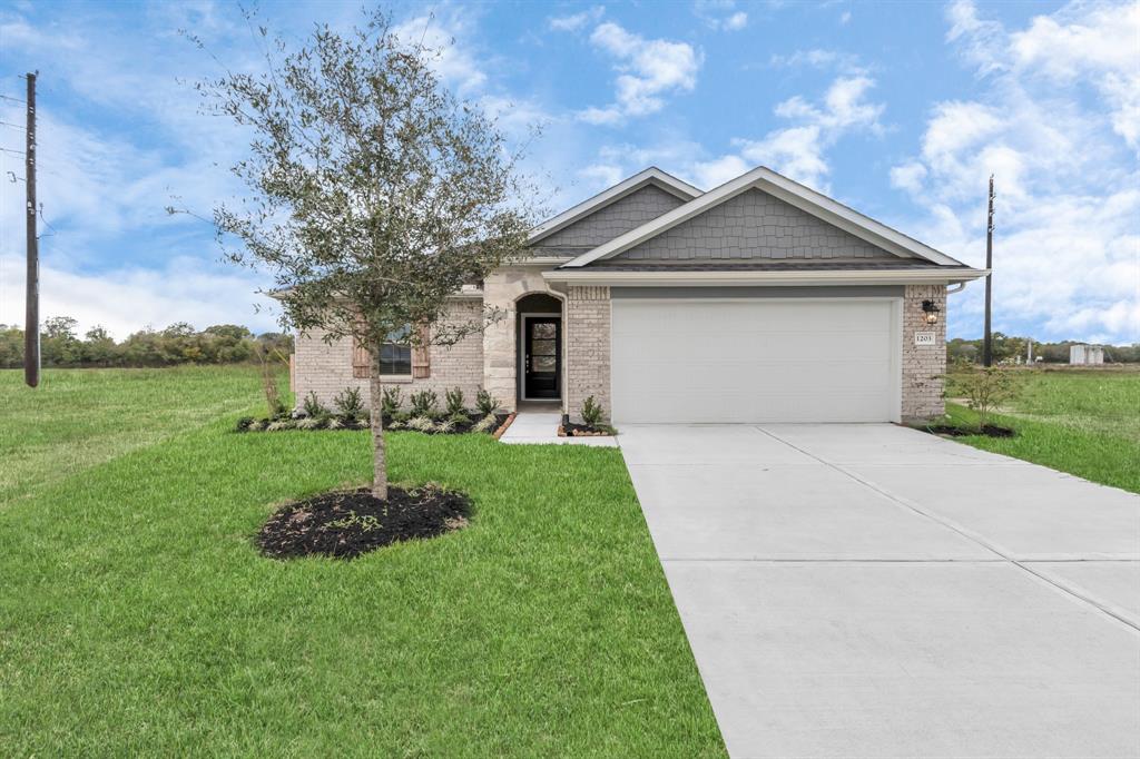 2307 Gentle Breeze Lane, Baytown, Texas image 1