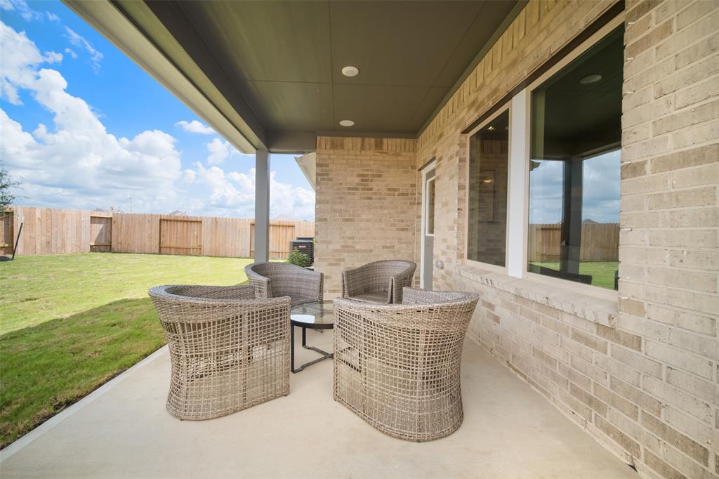 2307 Gentle Breeze Lane, Baytown, Texas image 10