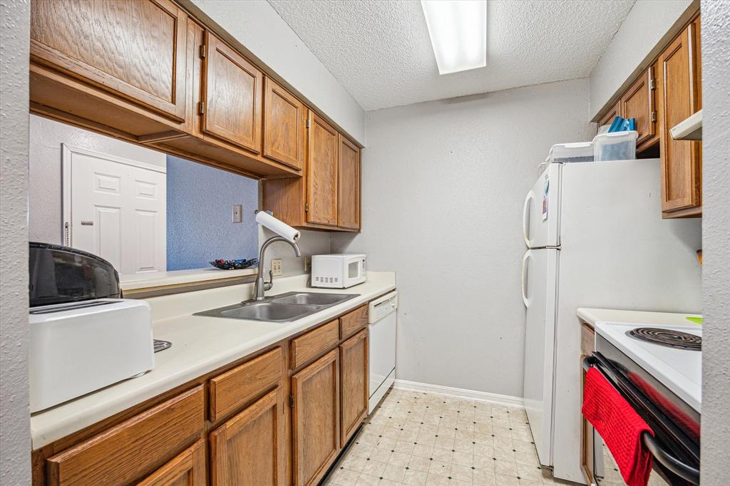 2120 El Paseo Street #2422, Houston, Texas image 4