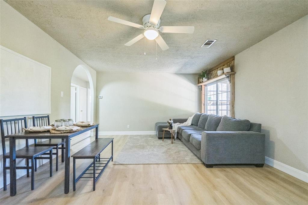 107 W Oak, Daisetta, Texas image 3