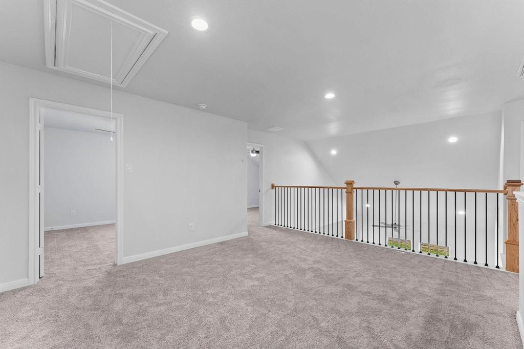 11832 Whirlaway Drive, Willis, Texas image 3