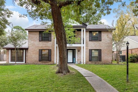 Single Family Residence in Spring TX 723 Leaflet Lane.jpg