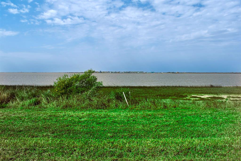 3529 Kiawah Circle, Palacios, Texas image 7