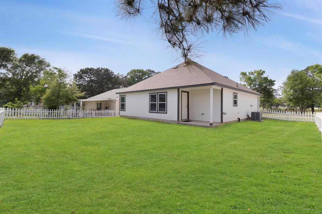 299 Red Clover, Livingston, Texas image 16