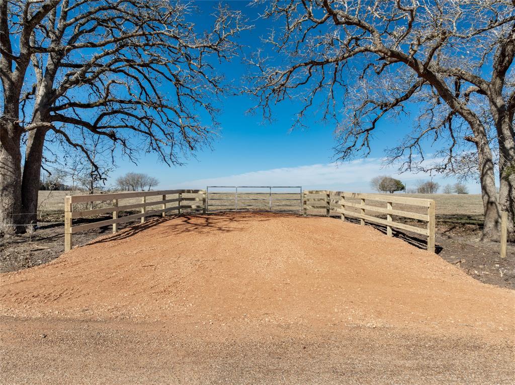 7239 Meiners Road, Ledbetter, Texas image 1