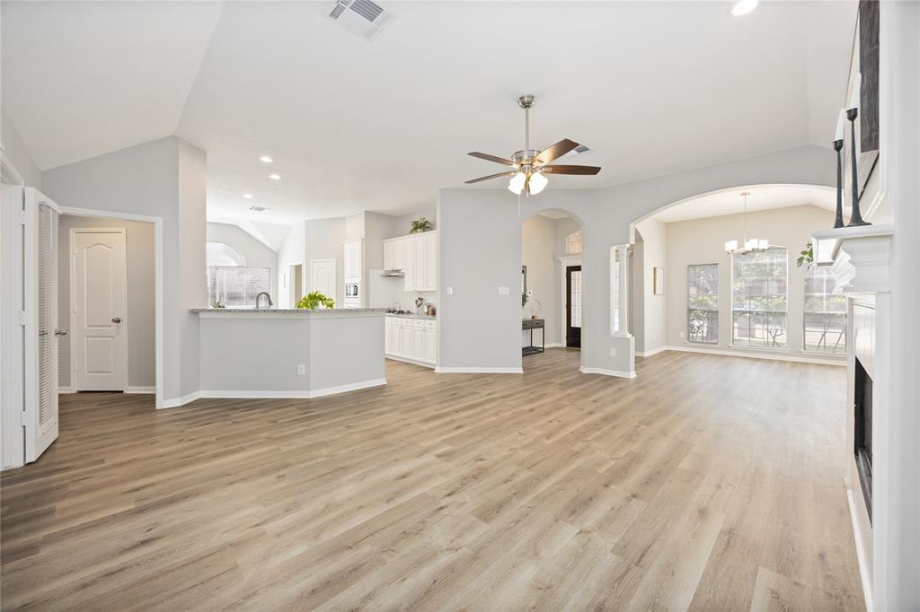 403 Leisure Drive, Stafford, Texas image 7