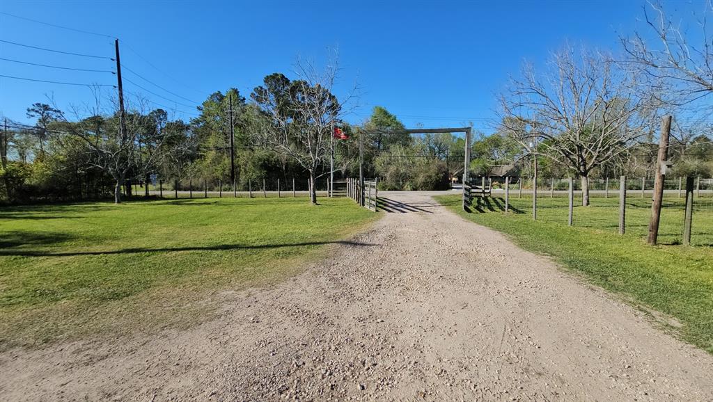 1001 Indian Shores Road, Crosby, Texas image 6