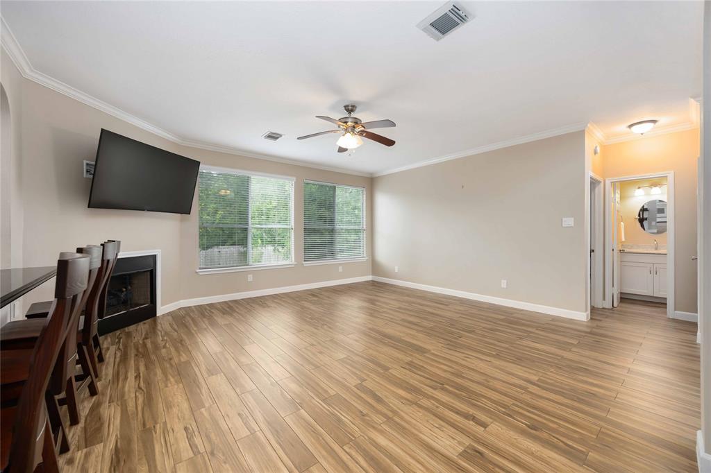 5498 Appleblossom Lane, Friendswood, Texas image 9
