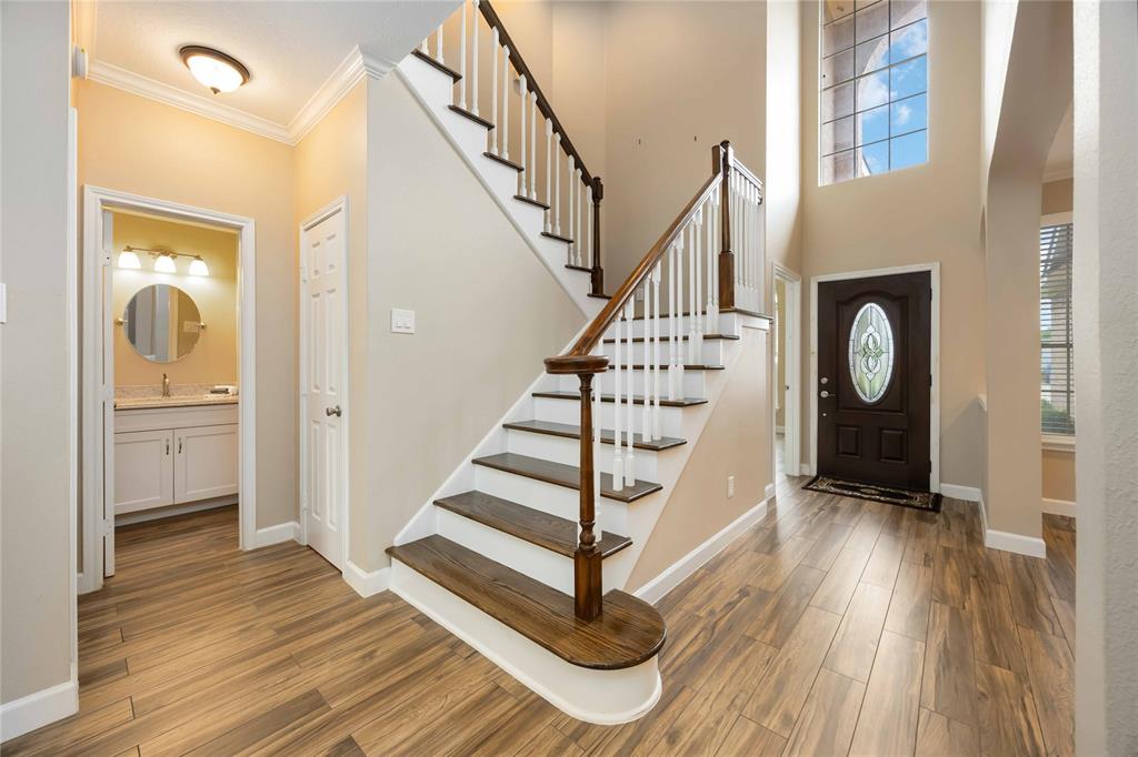 5498 Appleblossom Lane, Friendswood, Texas image 3
