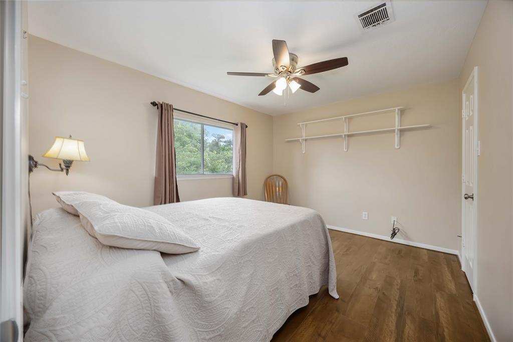 5498 Appleblossom Lane, Friendswood, Texas image 16