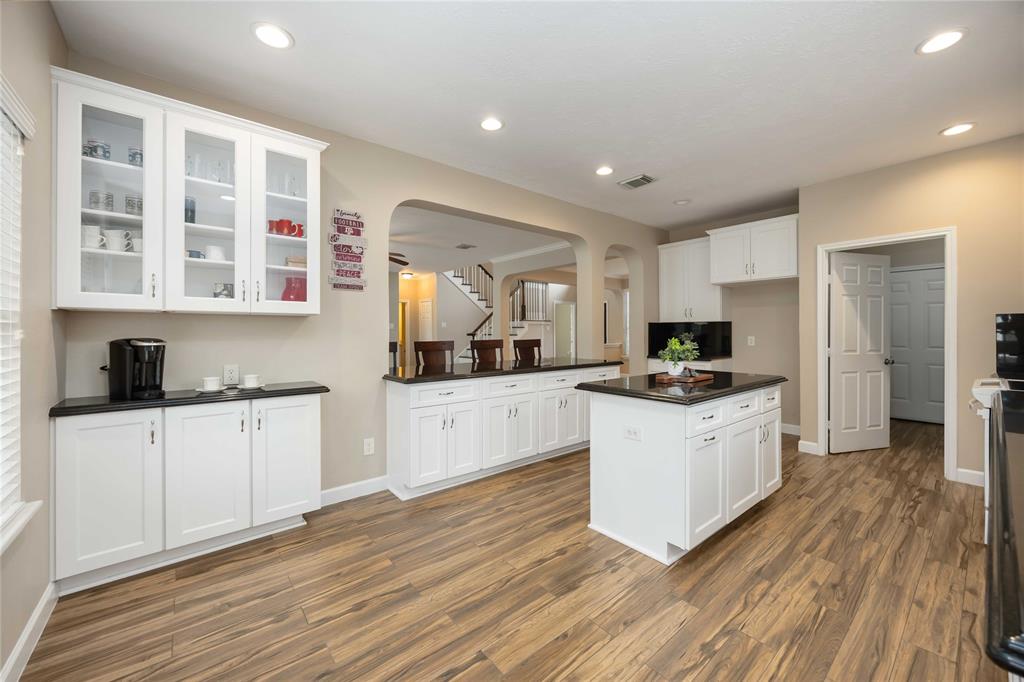 5498 Appleblossom Lane, Friendswood, Texas image 13