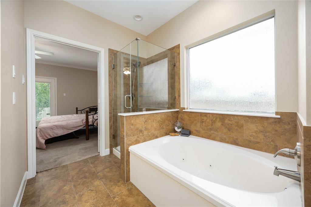 5498 Appleblossom Lane, Friendswood, Texas image 24