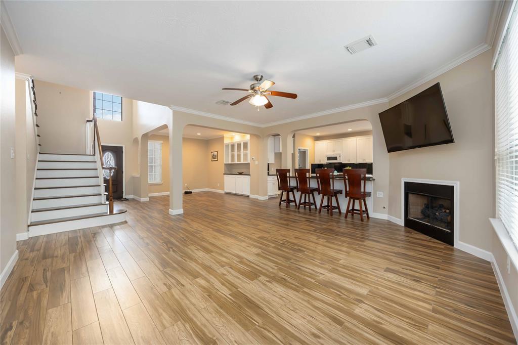 5498 Appleblossom Lane, Friendswood, Texas image 8