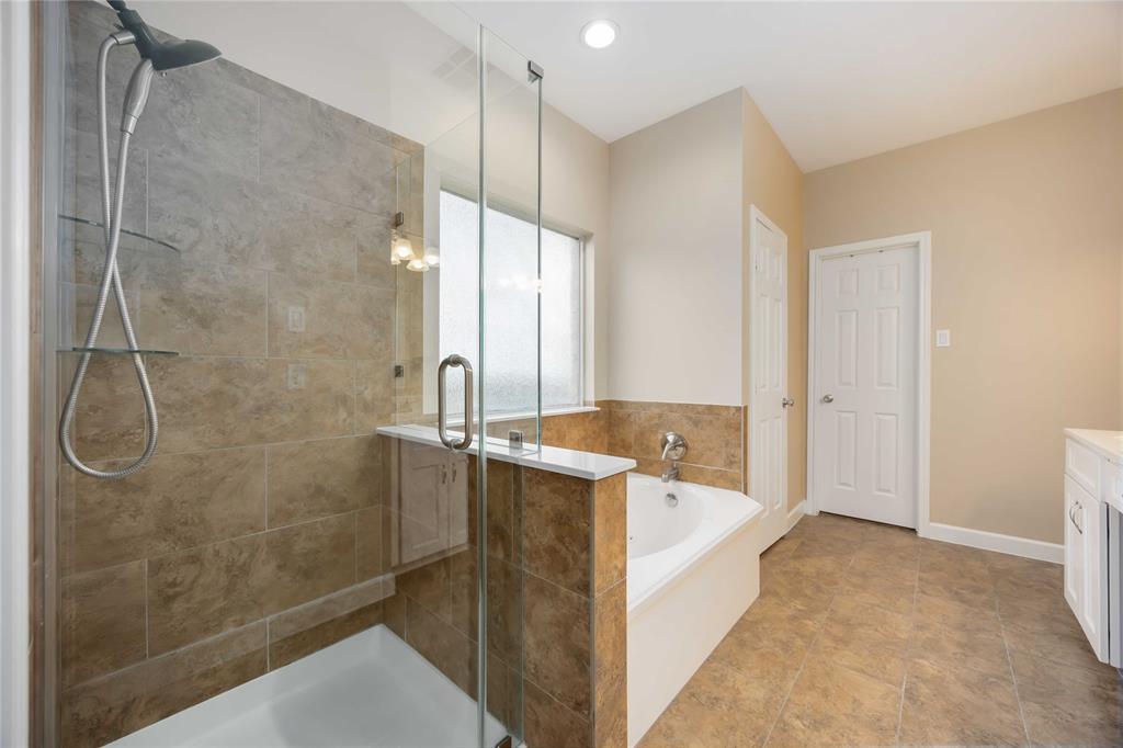 5498 Appleblossom Lane, Friendswood, Texas image 25
