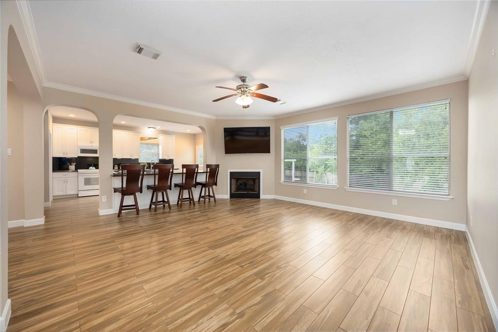 5498 Appleblossom Lane, Friendswood, Texas image 7