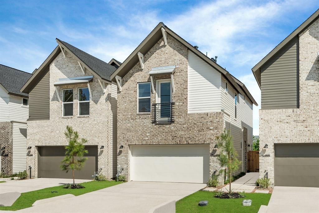 listing image 0
