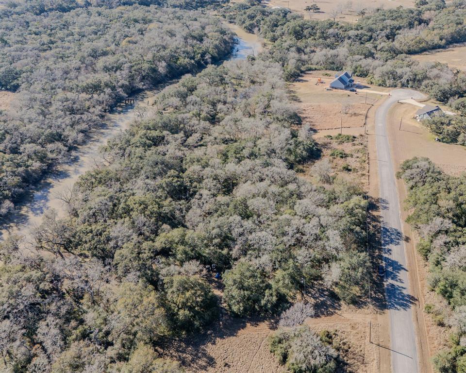 423 & 431 Creekside Drive, Canyon Lake, Texas image 3