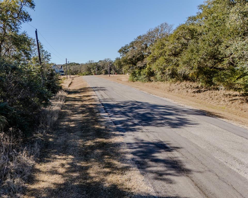 423 & 431 Creekside Drive, Canyon Lake, Texas image 9